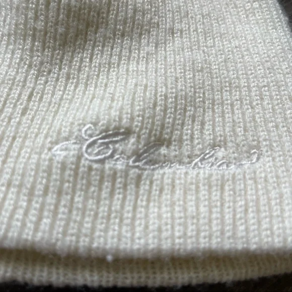 Columbia bundle, vest and beanie - Picture 10 of 12